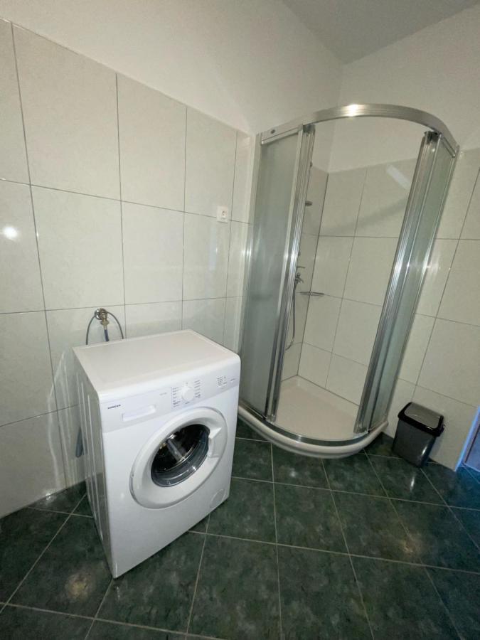 Apartman Varea Liznjan Exterior photo
