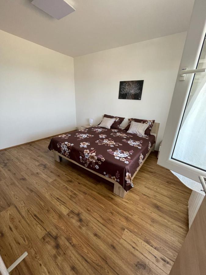 Apartman Varea Liznjan Exterior photo